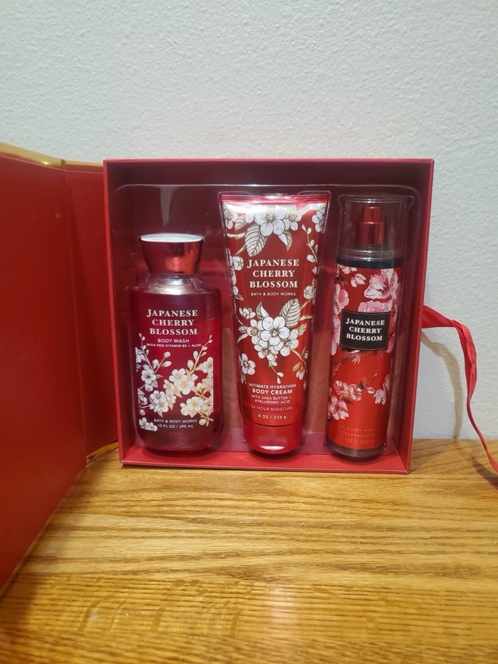 *NWT* Bath & Body Works Japanese Cherry Blossom Gift SET Full Size Cream Mist